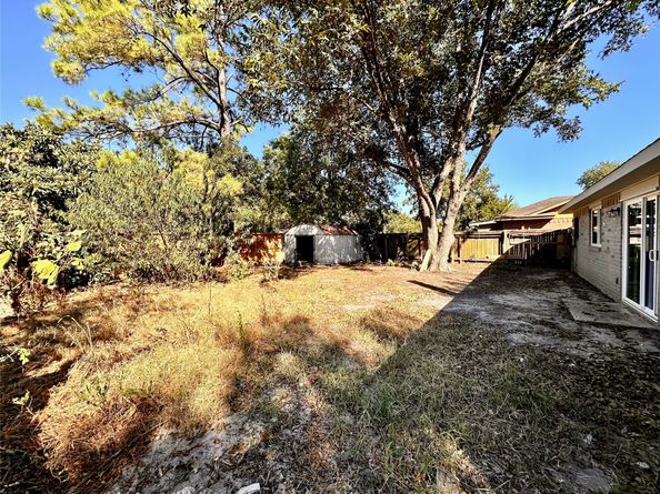 11703 Cliveden Drive, Houston TX 77066