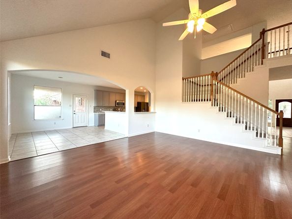 46 S April Mist Circle, Conroe TX 77385