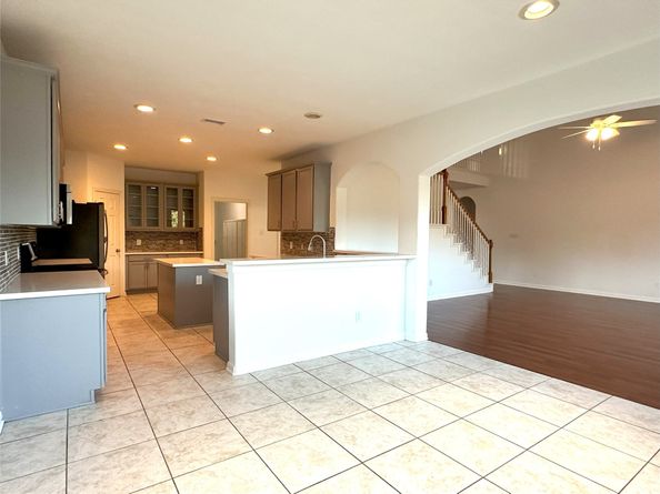 46 S April Mist Circle, Conroe TX 77385