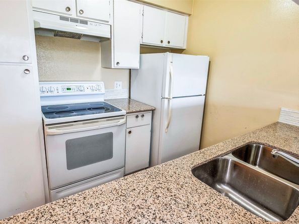 3035 Walnut Bend Lane 35, Houston TX 77042