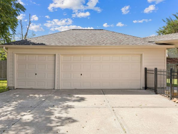 3302 Indian Summer Court, Friendswood TX 77546
