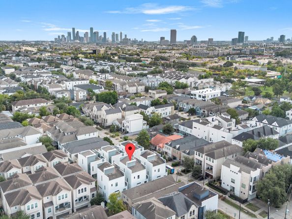 5638 Petty Street B, Houston TX 77007