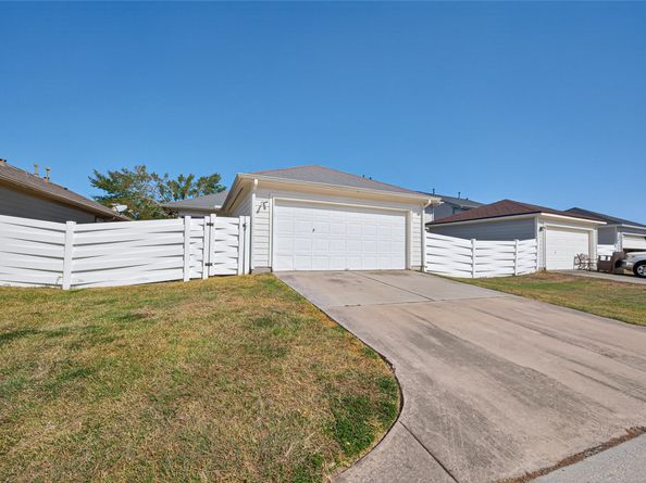 605 Pinto Springs Lane, Houston TX 77073