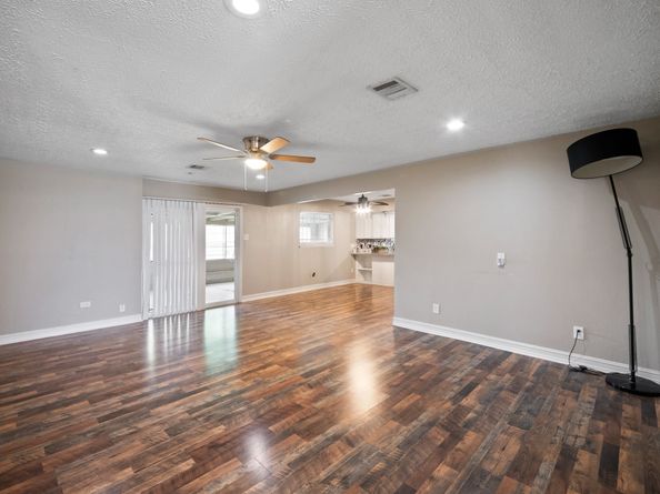 4302 Marchant Road, Houston TX 77047