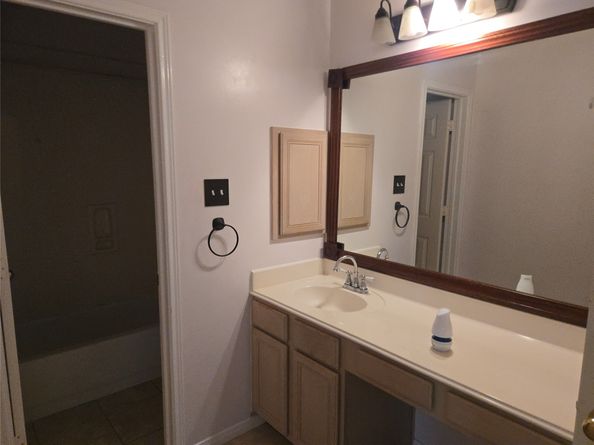 8411 Sandestine Court, Houston TX 77095