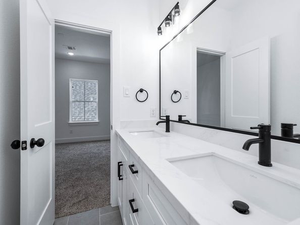 1515 Euel Street, Houston TX 77009