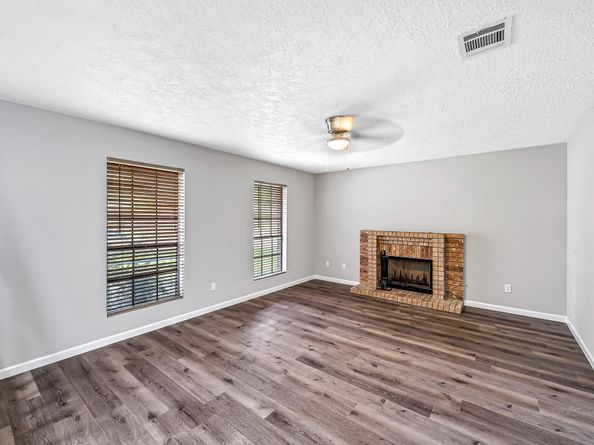 8426 Laurel Trails Drive, Houston TX 77095