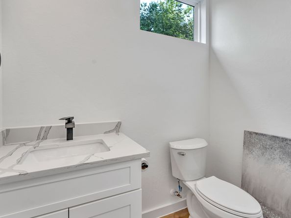 3620 SAUER Street B, Houston TX 77004