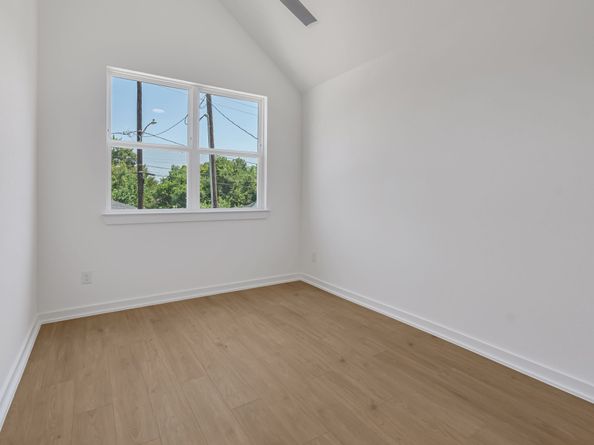 3620 SAUER Street B, Houston TX 77004