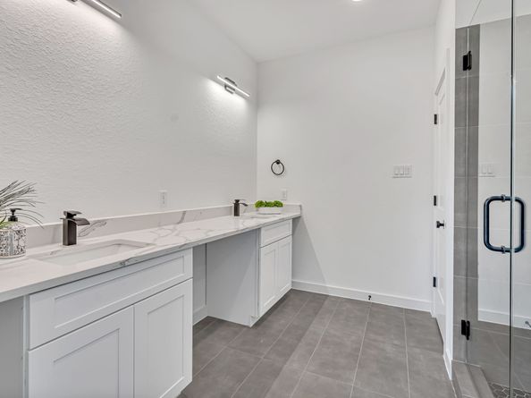 3620 SAUER Street B, Houston TX 77004