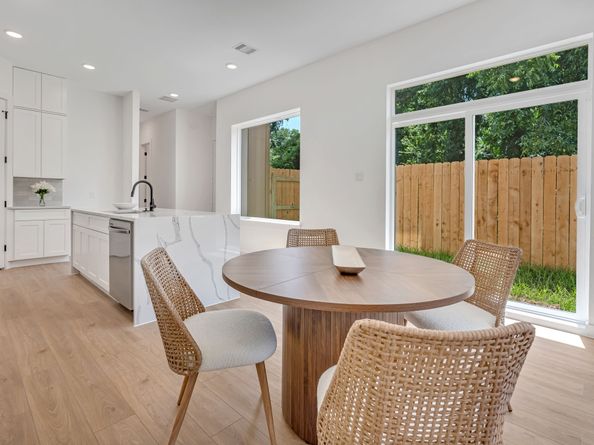 3620 SAUER Street B, Houston TX 77004