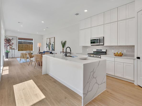 3620 SAUER Street B, Houston TX 77004