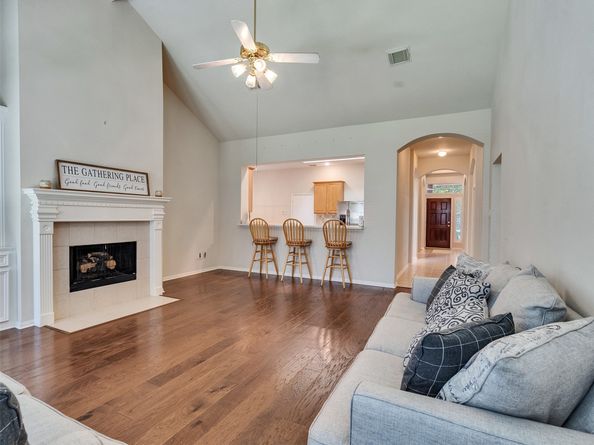 66 N Brooksedge Circle, The Woodlands TX 77382