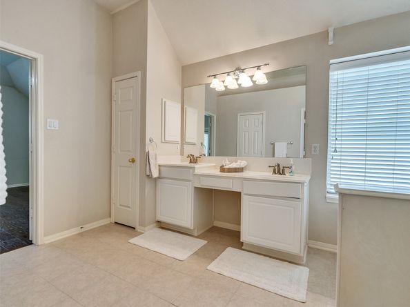 66 N Brooksedge Circle, The Woodlands TX 77382