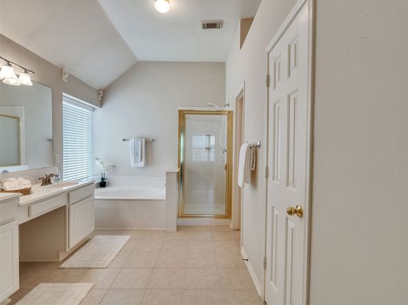 66 N Brooksedge Circle, The Woodlands TX 77382