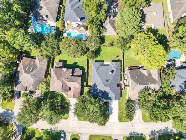 66 N Brooksedge Circle, The Woodlands TX 77382