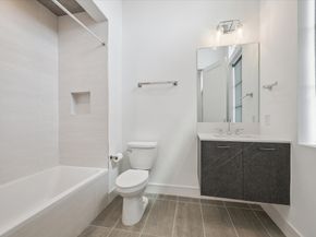 5824 Winsome Lane B, Houston TX 77057