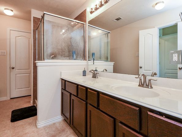 5103 Dartmoor Ridge Trail, Houston TX 77066