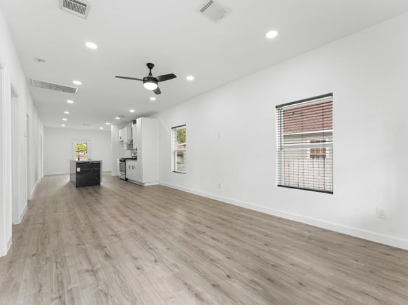 1605 W Hedrick Street, Houston TX 77011