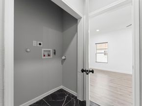 1605 W Hedrick Street, Houston TX 77011