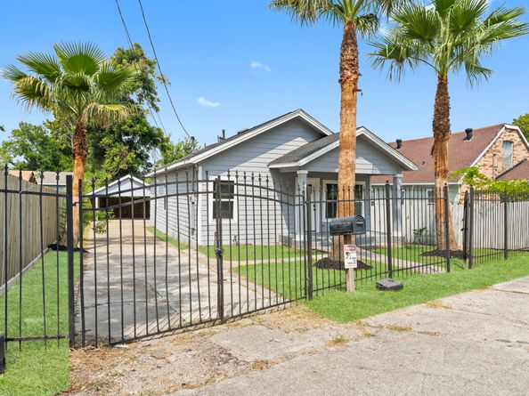 1605 W Hedrick Street, Houston TX 77011