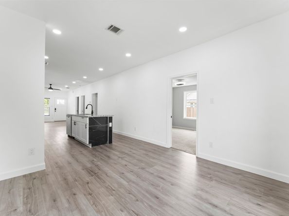 1605 W Hedrick Street, Houston TX 77011