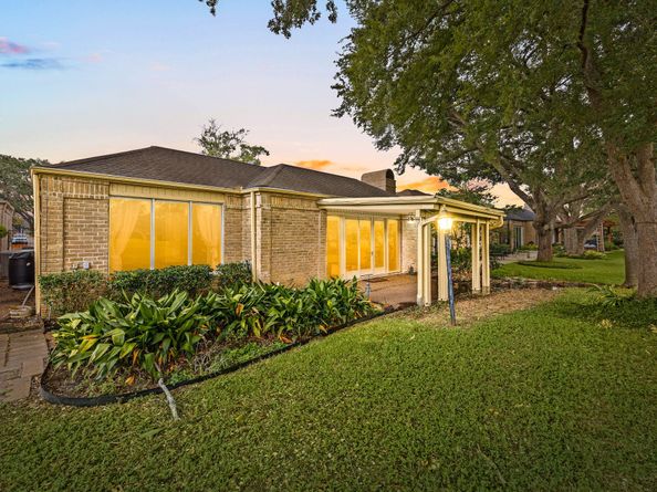 2930 Country Club Boulevard, Sugar Land TX 77478
