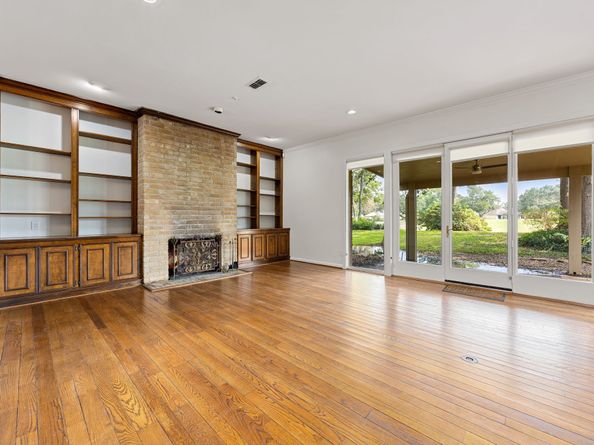 2930 Country Club Boulevard, Sugar Land TX 77478