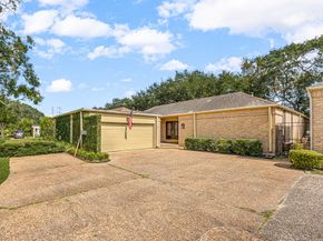 2930 Country Club Boulevard, Sugar Land TX 77478