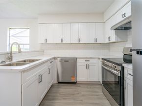 6324 Shadow Tree Drive 632, Houston TX 77035