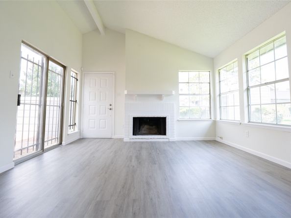 6324 Shadow Tree Drive 632, Houston TX 77035