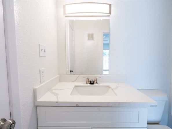 6324 Shadow Tree Drive 632, Houston TX 77035