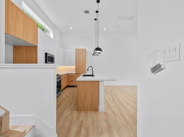 3405 Hutchins Street, Houston TX 77004