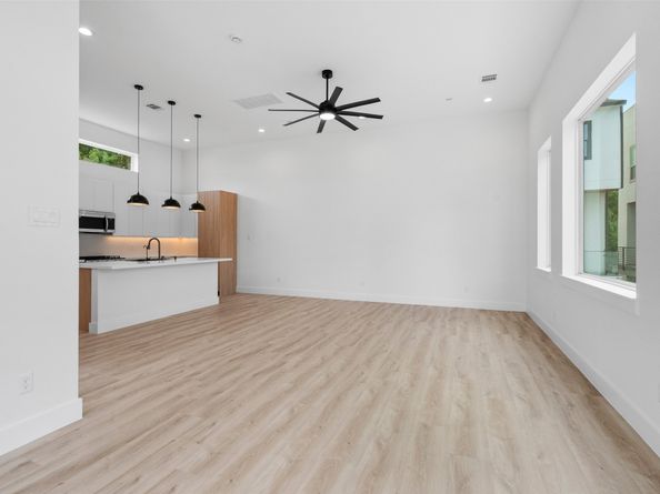 3405 Hutchins Street, Houston TX 77004