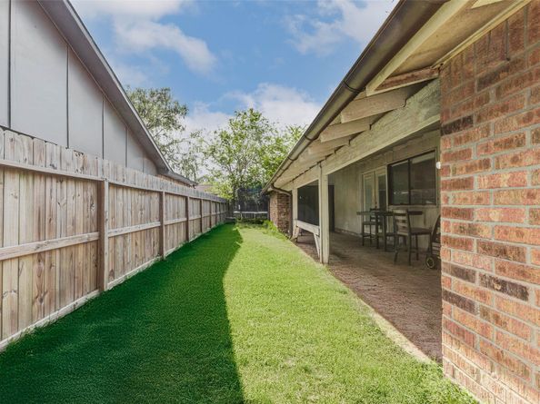 7230 Corta Calle Drive, Houston TX 77083
