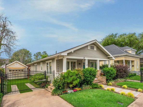 2621 Morrison Street, Houston TX 77009