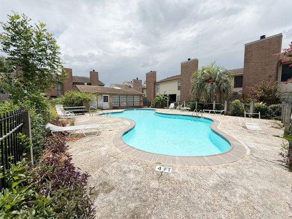 10912 Gulf Freeway 68, Houston TX 77034