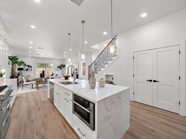 406 E 33rd Street, Houston TX 77018