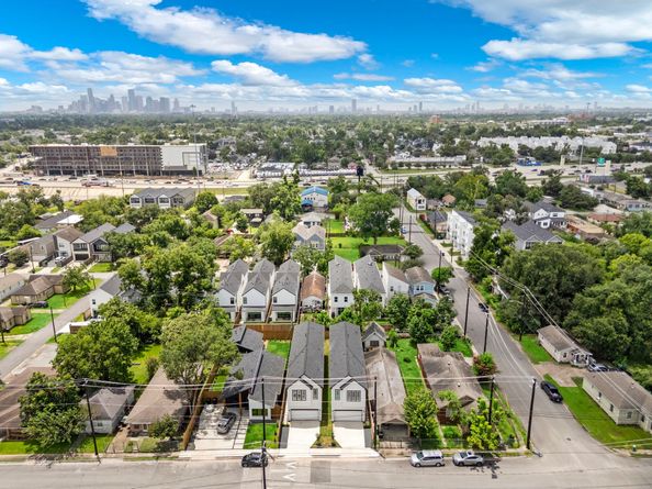 406 E 33rd Street, Houston TX 77018