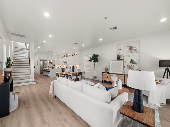 406 E 33rd Street, Houston TX 77018