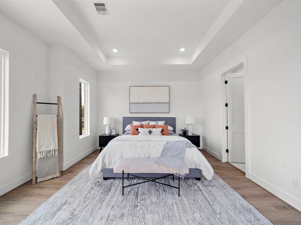 406 E 33rd Street, Houston TX 77018