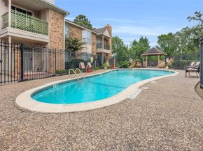 3770 Lovers Wood Lane 810, Houston TX 77014