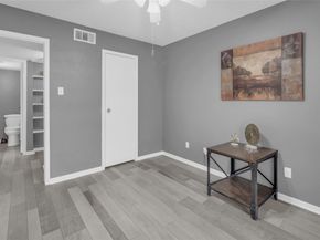 3770 Lovers Wood Lane 810, Houston TX 77014