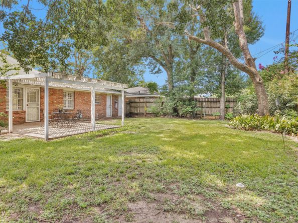 9326 Meadowbriar Lane, Houston TX 77063