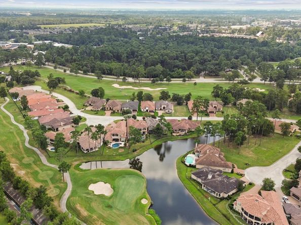 16015 Bridges Fairway Lane, Houston TX 77068