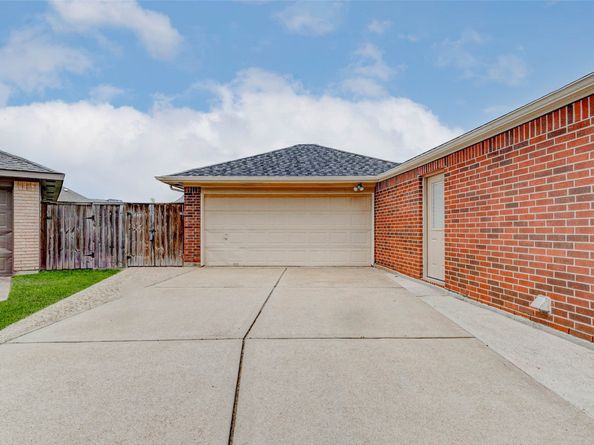 1526 Pecan Crossing Drive, Richmond TX 77406