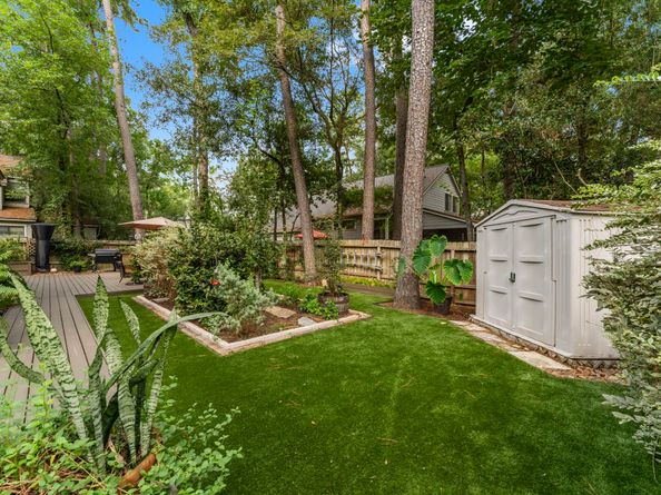 9 S Mossrock Road, The Woodlands TX 77380