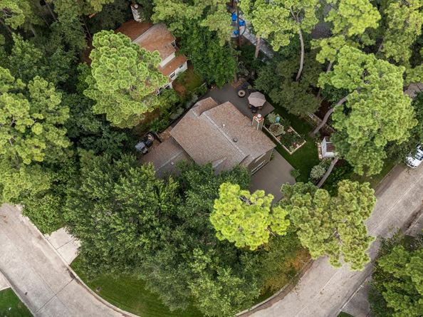 9 S Mossrock Road, The Woodlands TX 77380