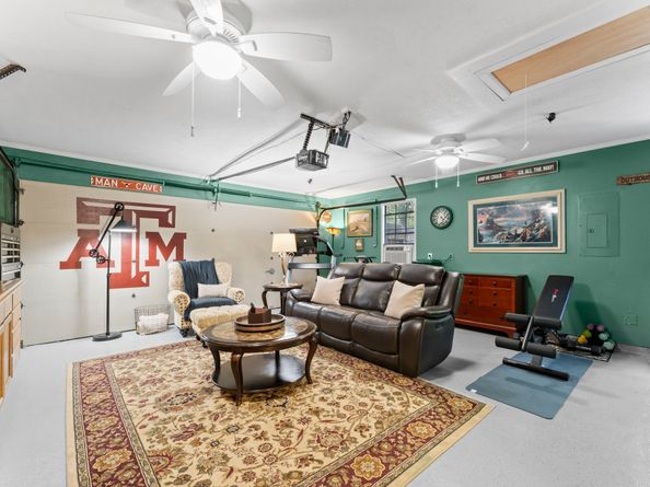 9 S Mossrock Road, The Woodlands TX 77380