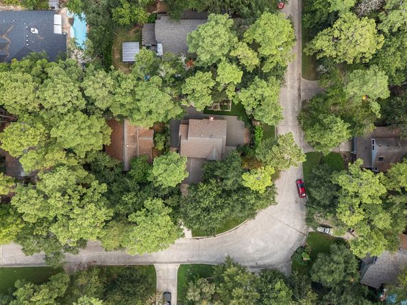 9 S Mossrock Road, The Woodlands TX 77380